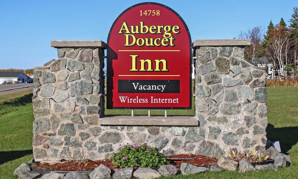 Auberge Doucet Inn Cheticamp Bagian luar foto
